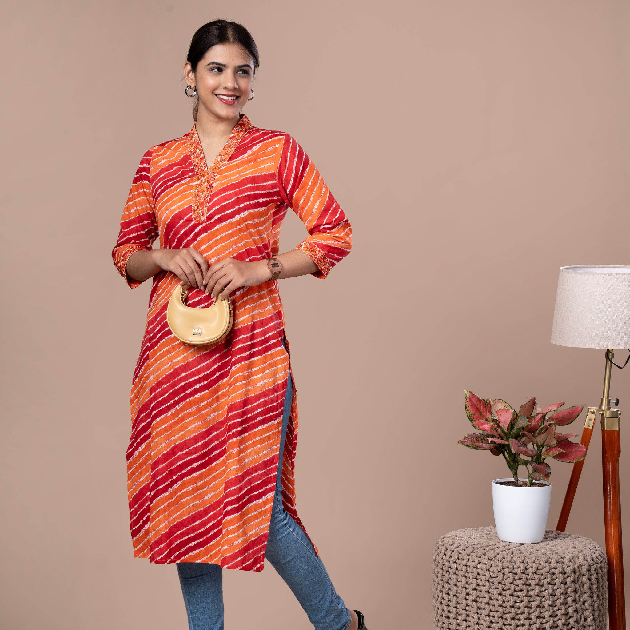 Leheriya Print Cotton Kurta With Embroidered V Neck