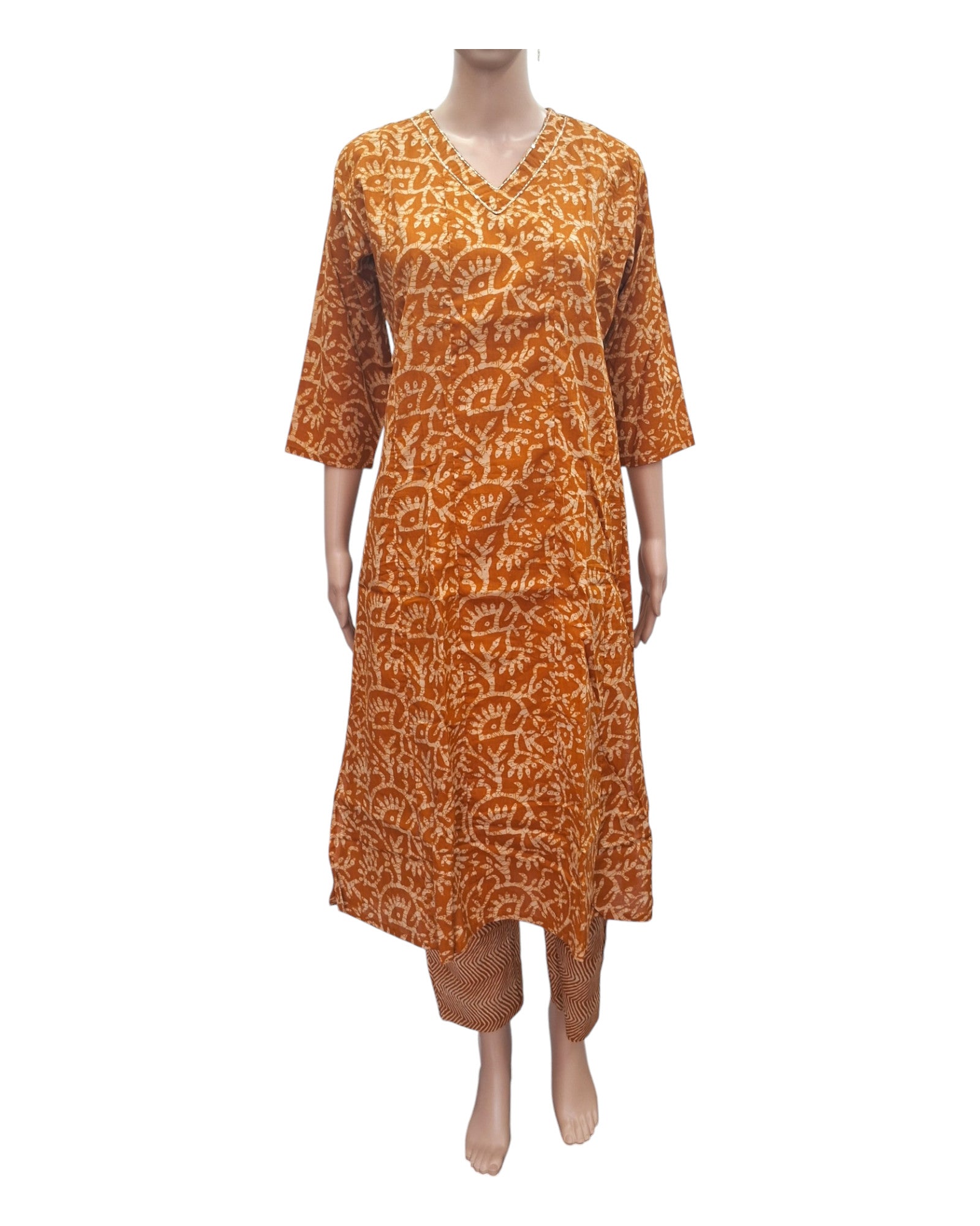 Buy Batik Print V Neck A-Line Cotton Kurta Pant Set – Tvahra
