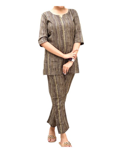 Buy Two Piece Cotton Lounge Wear in green – Tvahra