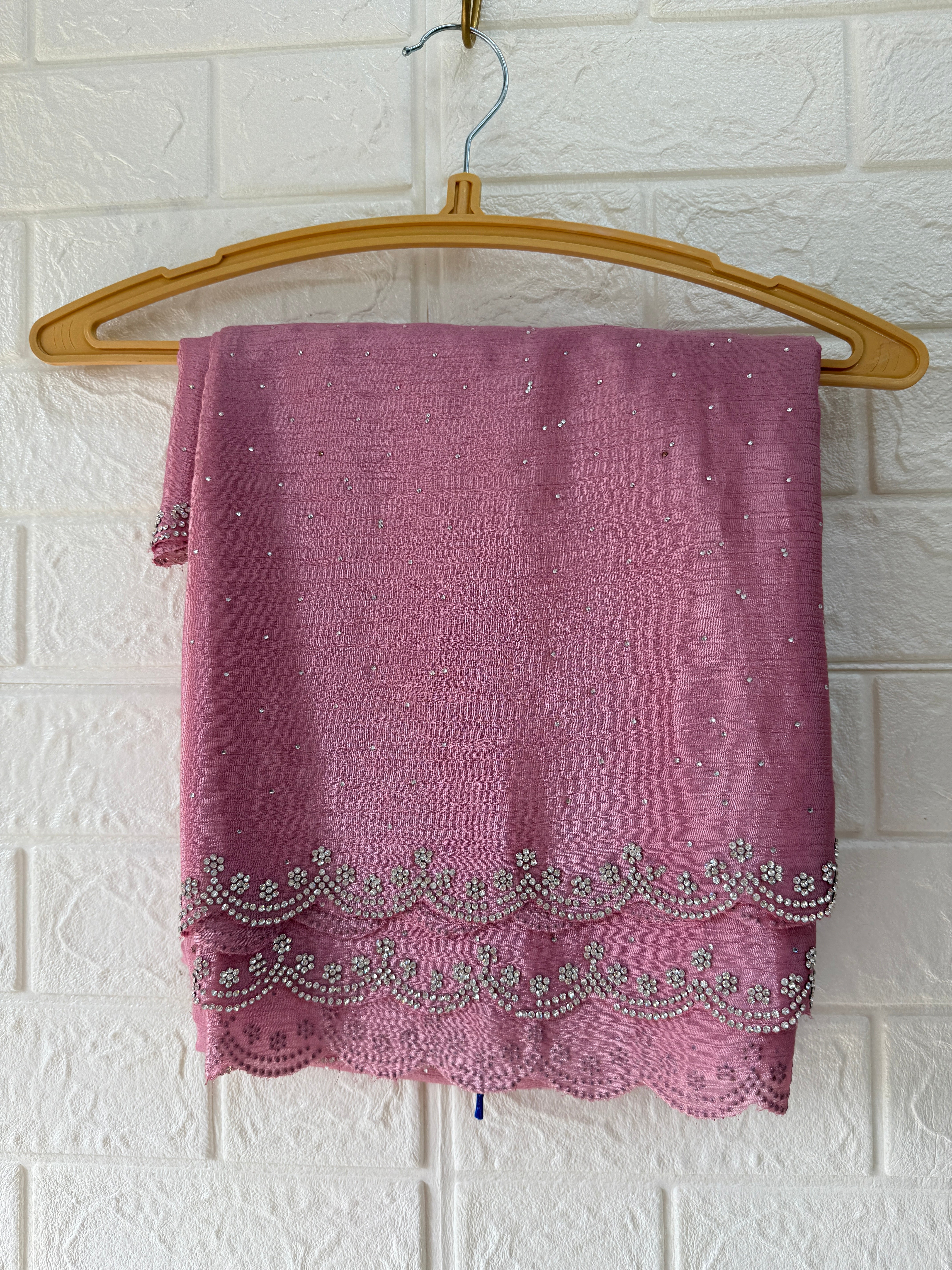 Stone Work Scallop Chinon Saree