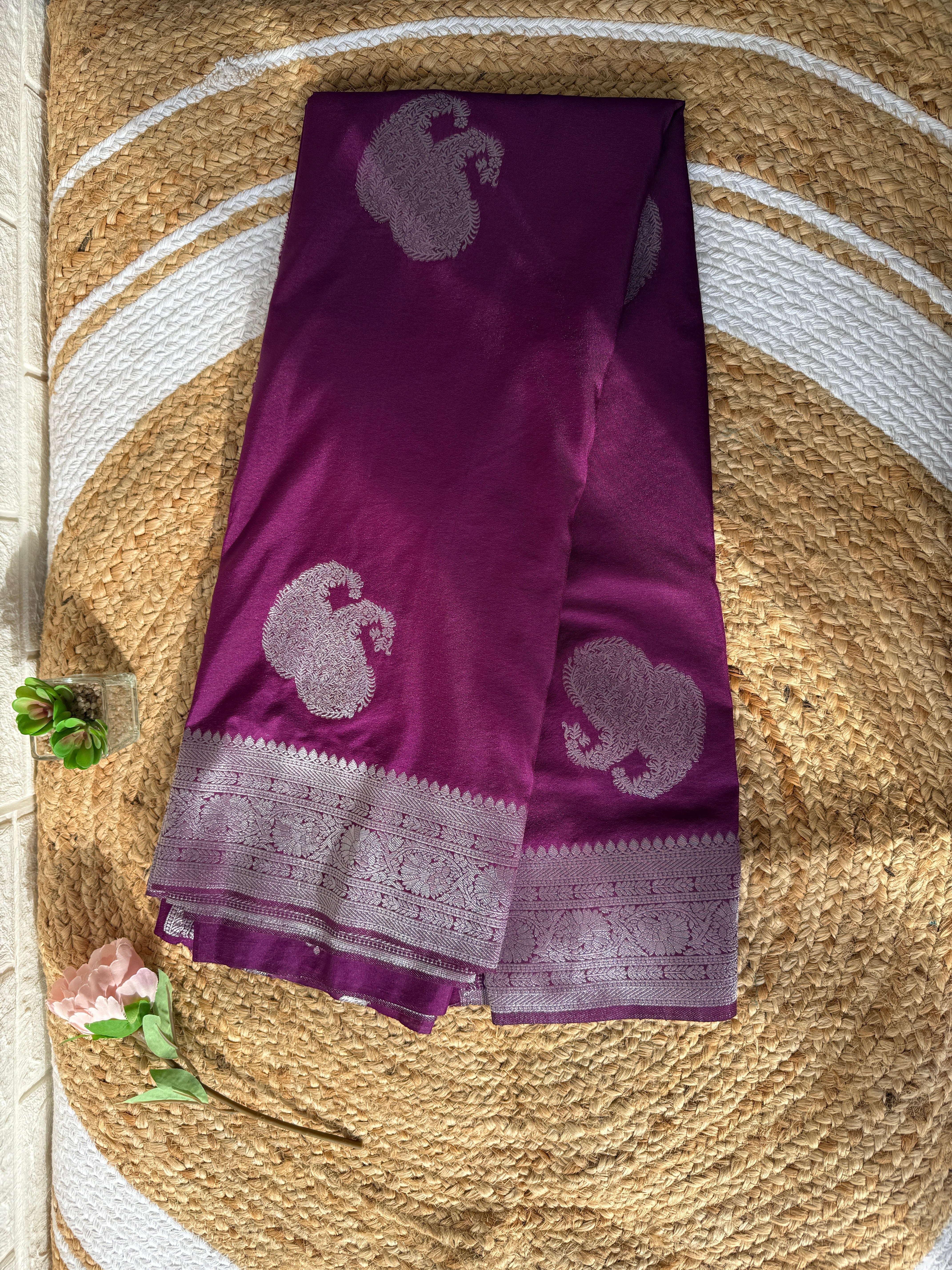 Chinon Crepe Saree With Silver Butta And Silver Jari Border