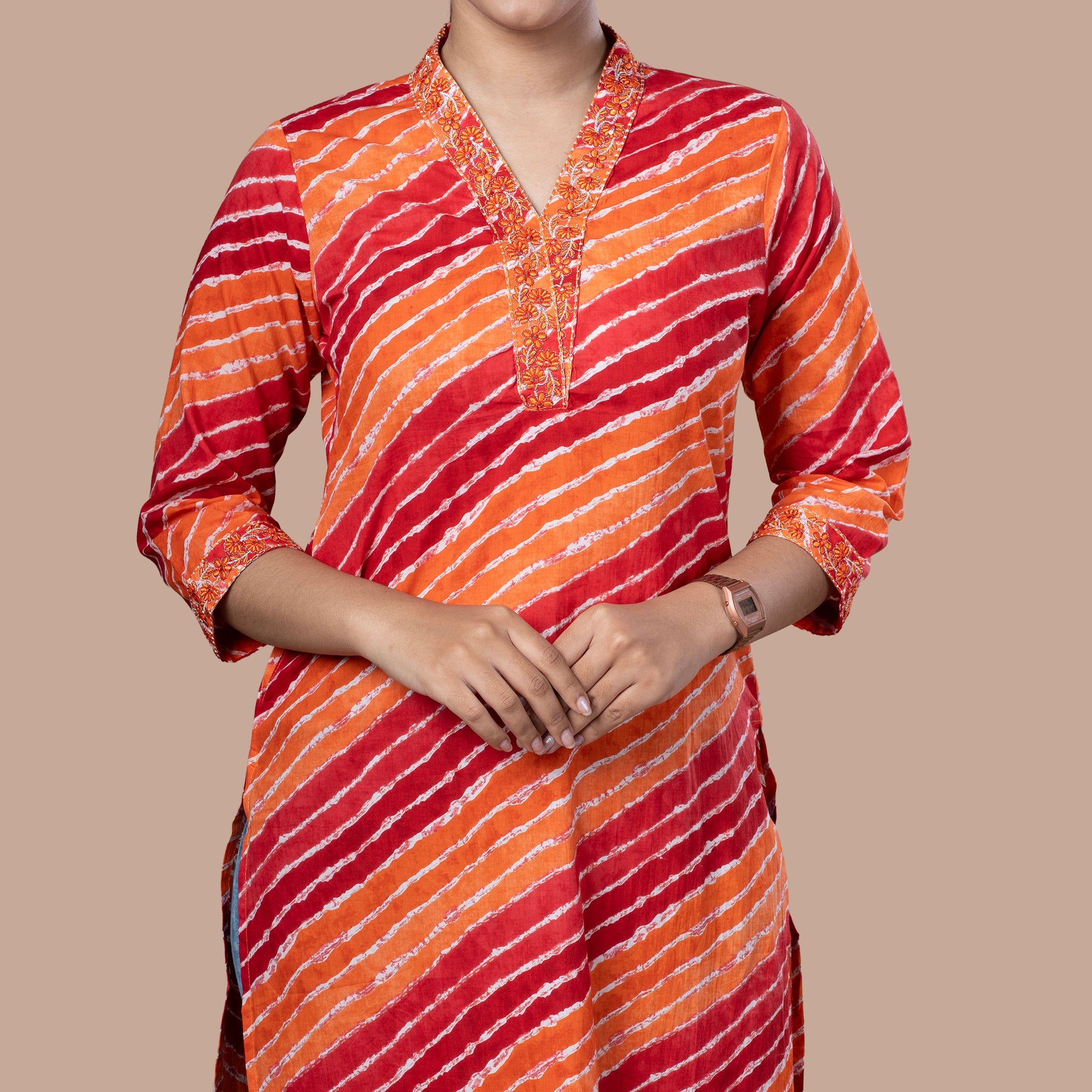 Leheriya Print Cotton Kurta With Embroidered V Neck - Red