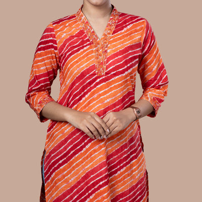Leheriya Print Cotton Kurta With Embroidered V Neck - Red