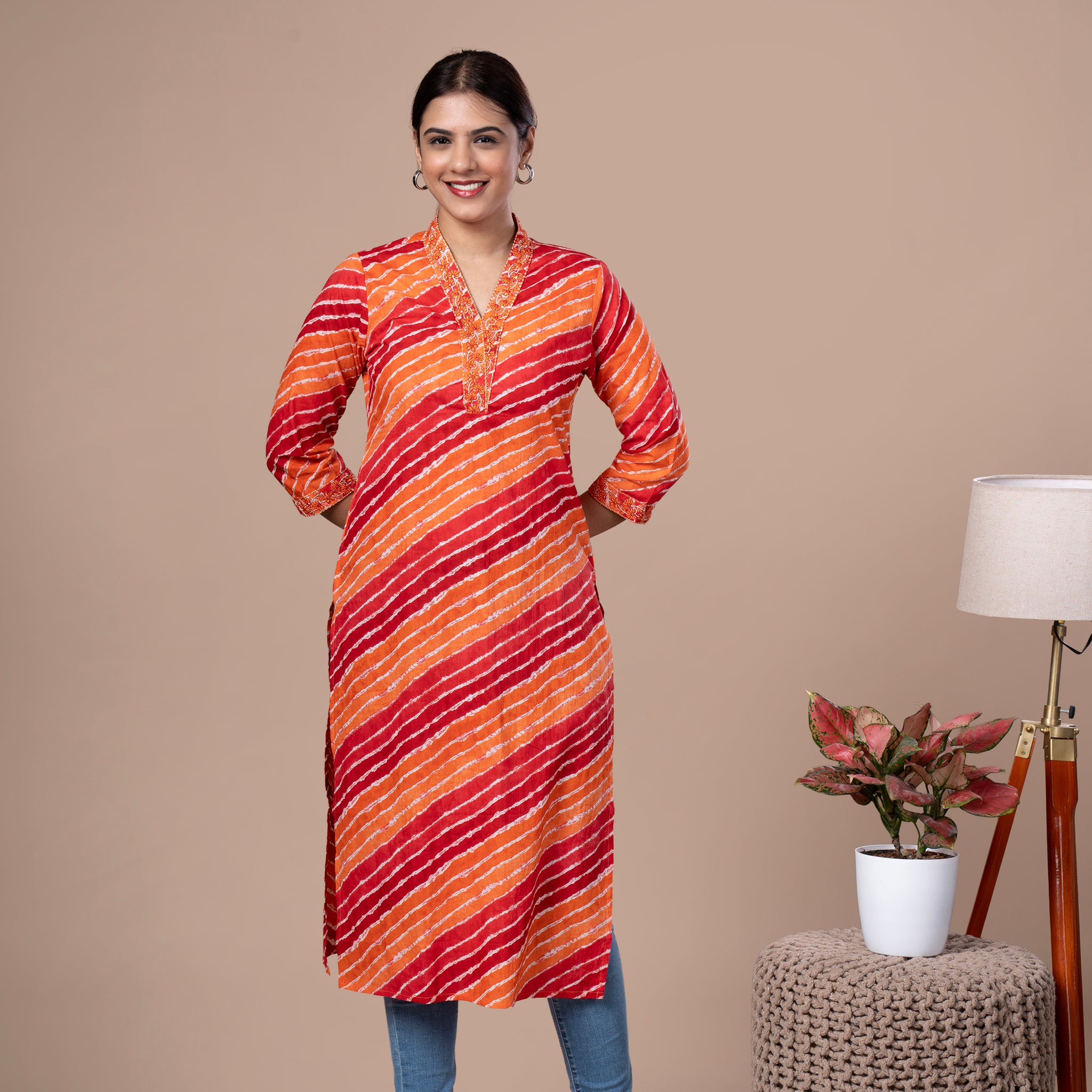 Leheriya Print Cotton Kurta With Embroidered V Neck