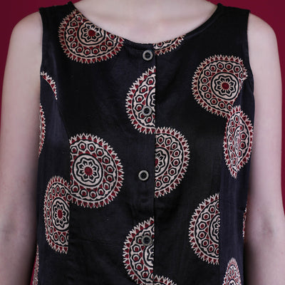 Buy Ajrakh Mashru Silk Skirt And Top in Red and Black – Tvahra