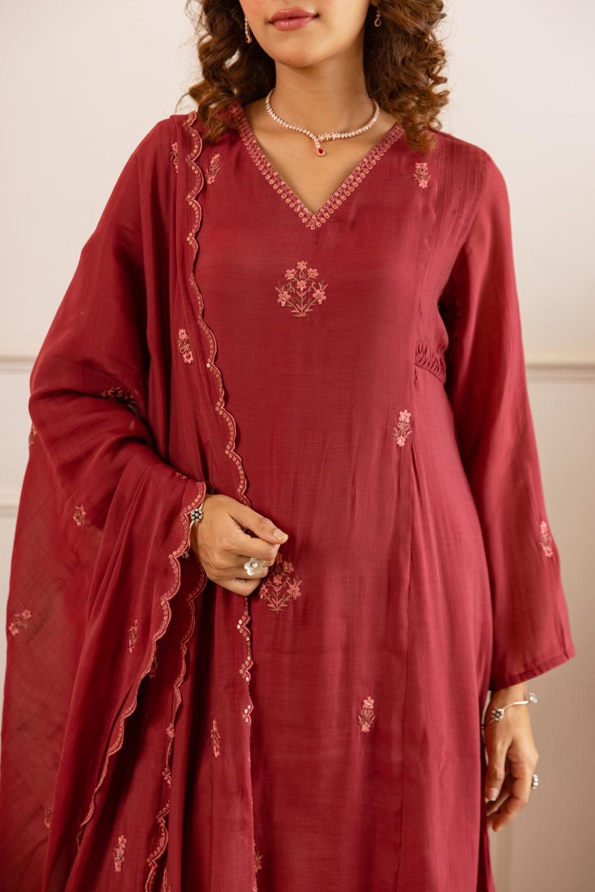Onion Pink Solid Mul Chanderi Kurta Pant Dupatta Set