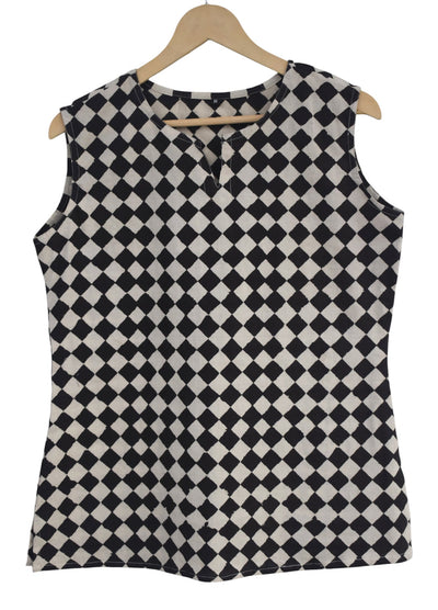 Buy Sleeveless Hand Block Printed Tunic in pink – Tvahra